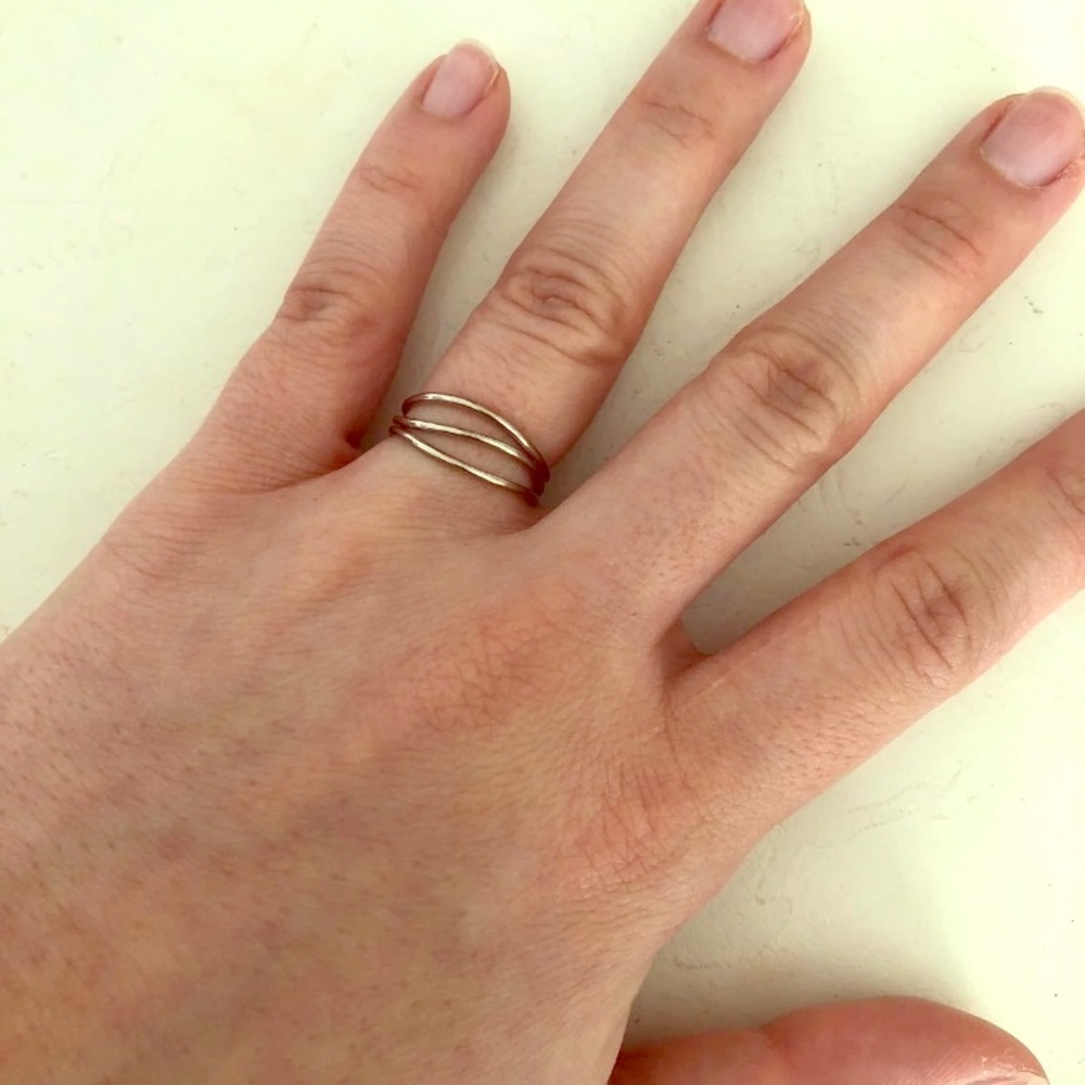 Elsa Peretti 3 row wave 18k White gold ring